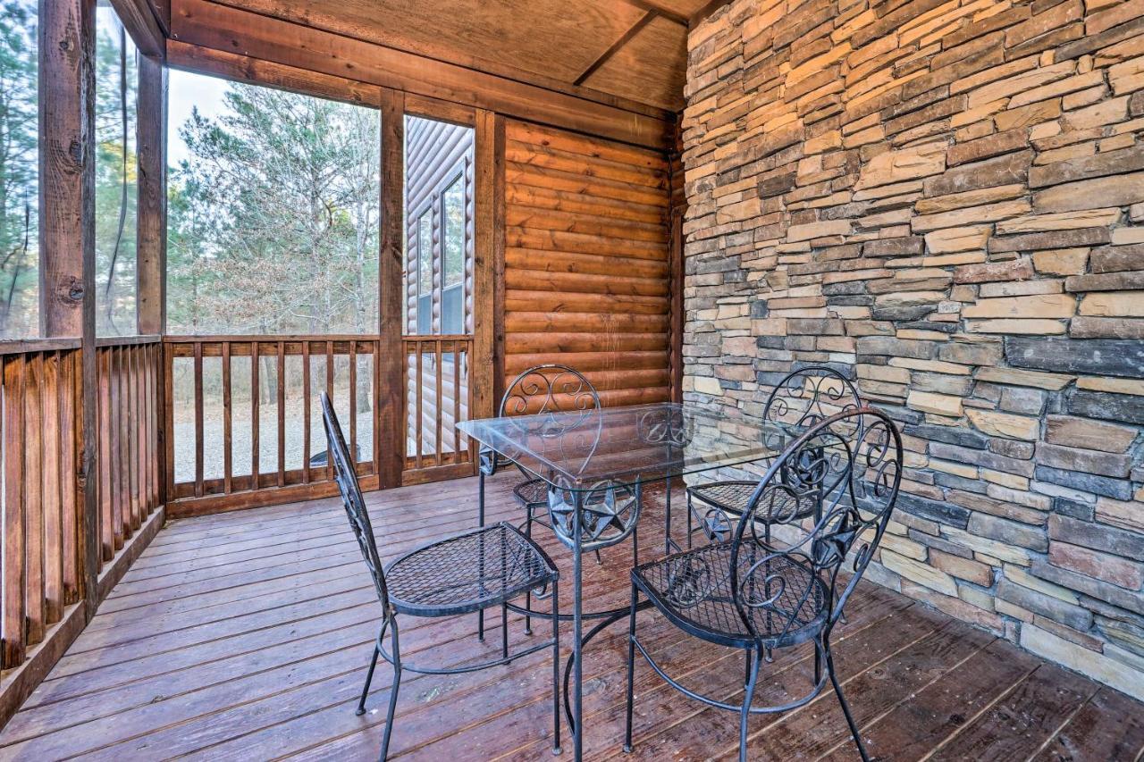 Broken Bow Cabin With Deck, Hot Tub And Fire Pit! Kültér fotó